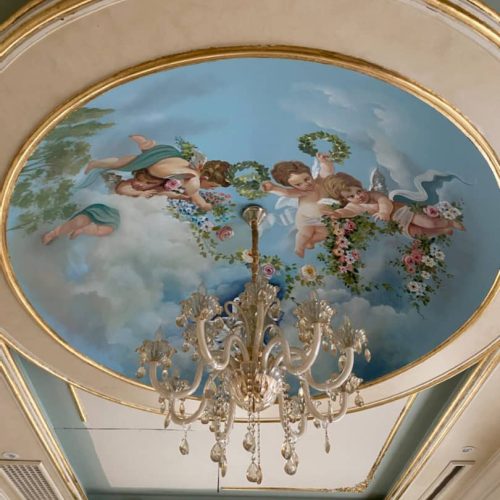 سقف پر فرشته